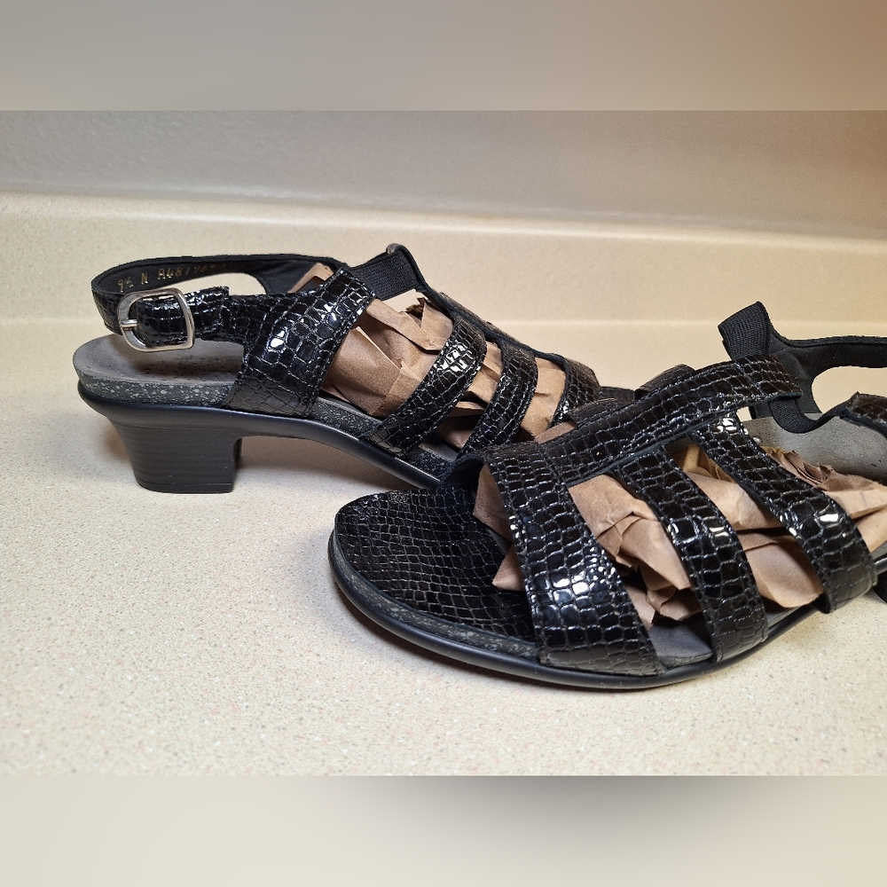 SAS Black Croc-Embossed Slingback Low Heel Sandals - Picture 2 of 6